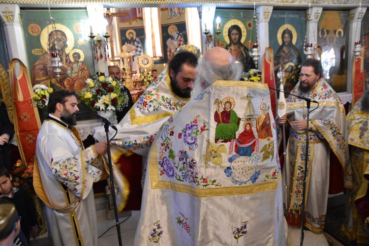 Χειροτονία κληρικού στη Μεγάλη Παναγία Χαλκιδικής (ΦΩΤΟ)